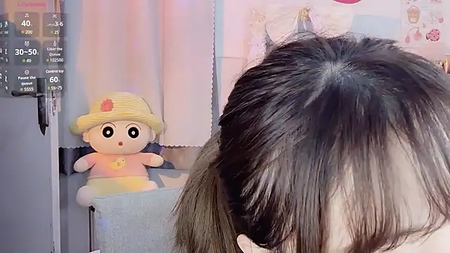 Snapshot of Carly_1 chatting on February 20, 2025, 12:25 pm Carly 1 online show from February 20, 2025, 12:25 pm