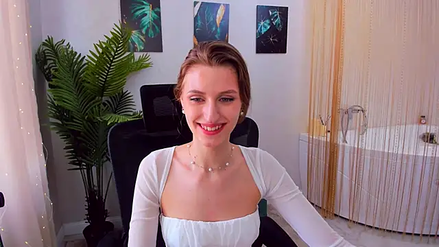 Snapshot of NaturalBeaty chatting on February 16, 2025, 9:59 am NaturalBeaty online show from February 16, 2025, 9:59 am