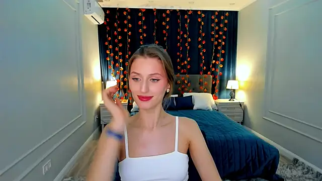 NaturalBeaty online show from November 17, 2025, 6:46 pm