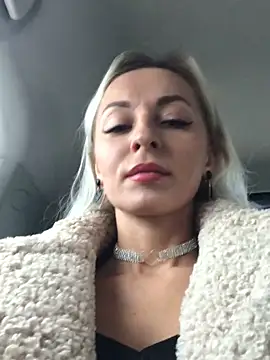 Diamond Bunny  online show from December 14, 2024, 12:23 pm