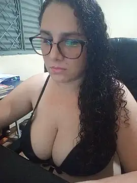 Snapshot of litha_luna chatting on December 2, 2024, 8:30 am litha luna online show from December 2, 2024, 8:30 am