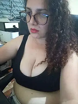 Snapshot of litha_luna chatting on December 5, 2024, 7:38 am litha luna online show from December 5, 2024, 7:38 am