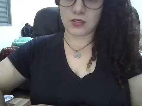 Snapshot of litha_luna chatting on February 15, 2025, 9:37 pm litha luna online show from February 15, 2025, 9:37 pm