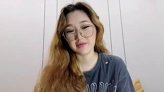 Jennatyan online show from December 16, 2025, 11:26 am