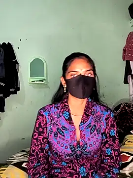 cute simmy0 online show from January 3, 2025, 5:42 pm