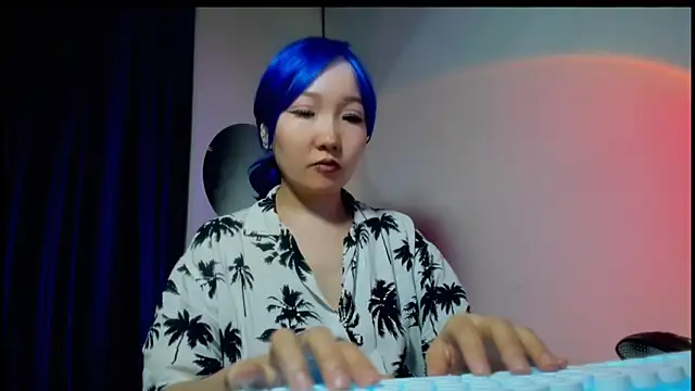 himeros goddess online show from September 28, 2025, 11:32 pm