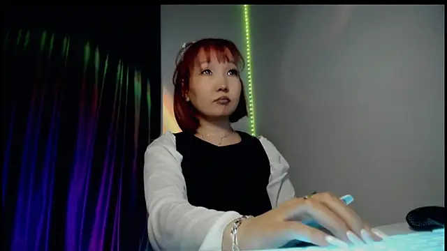 himeros goddess online show from October 10, 2025, 8:24 am