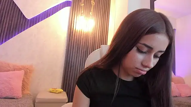 Snapshot of laurin_clauz_ chatting on December 9, 2024, 9:48 pm laurin clauz  online show from December 9, 2024, 9:48 pm