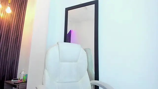 Snapshot of laurin_clauz_ chatting on September 11, 2025, 3:45 pm laurin clauz  online show from September 11, 2025, 3:45 pm