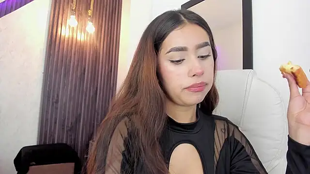 Snapshot of laurin_clauz_ chatting on September 20, 2025, 3:46 pm laurin clauz  online show from September 20, 2025, 3:46 pm