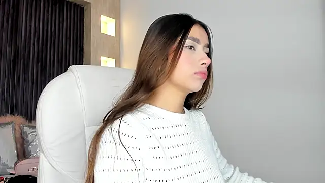 Snapshot of laurin_clauz_ chatting on October 20, 2025, 3:45 pm laurin clauz  online show from October 20, 2025, 3:45 pm