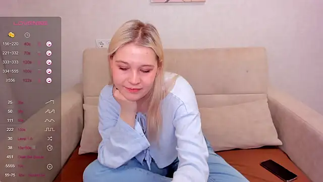 Snapshot of Colleen_Blake chatting on January 5, 2025, 1:03 am Colleen Blake online show from January 5, 2025, 1:03 am