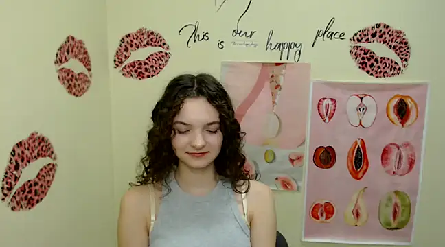 Snapshot of _SusieSu_ chatting on December 9, 2024, 10:20 pm  SusieSu  online show from December 9, 2024, 10:20 pm