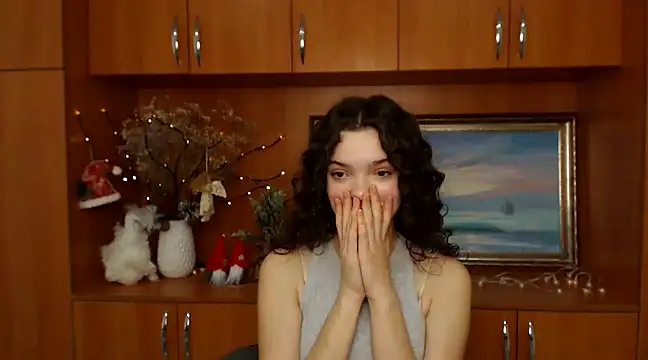 Snapshot of _SusieSu_ chatting on December 21, 2024, 10:28 am  SusieSu  online show from December 21, 2024, 10:28 am