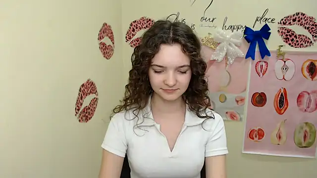 Snapshot of _SusieSu_ chatting on December 23, 2024, 1:13 pm  SusieSu  online show from December 23, 2024, 1:13 pm