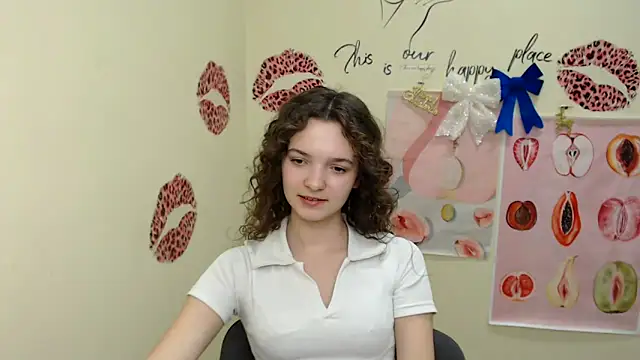 Snapshot of _SusieSu_ chatting on December 23, 2024, 4:17 pm  SusieSu  online show from December 23, 2024, 4:17 pm