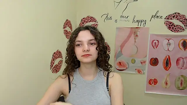 Snapshot of _SusieSu_ chatting on February 1, 2025, 7:15 am  SusieSu  online show from February 1, 2025, 7:15 am