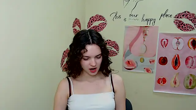 Snapshot of _SusieSu_ chatting on February 12, 2025, 7:23 am  SusieSu  online show from February 12, 2025, 7:23 am