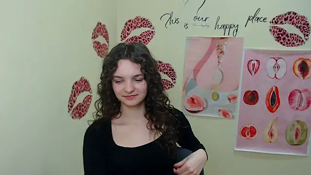 Snapshot of _SusieSu_ chatting on February 17, 2025, 4:37 pm  SusieSu  online show from February 17, 2025, 4:37 pm