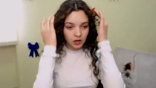 Snapshot of _SusieSu_ chatting on February 23, 2025, 9:44 am  SusieSu  online show from February 23, 2025, 9:44 am