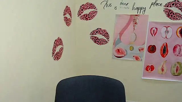 Snapshot of _SusieSu_ chatting on March 6, 2025, 10:41 am  SusieSu  online show from March 6, 2025, 10:41 am