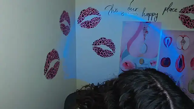 Snapshot of _SusieSu_ chatting on March 15, 2025, 7:38 pm  SusieSu  online show from March 15, 2025, 7:38 pm