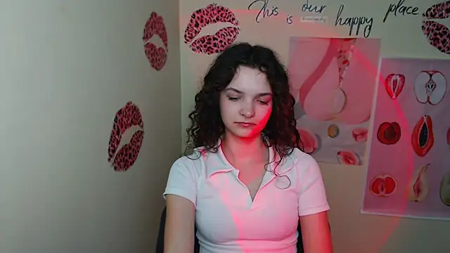 Snapshot of _SusieSu_ chatting on March 16, 2025, 1:49 am  SusieSu  online show from March 16, 2025, 1:49 am