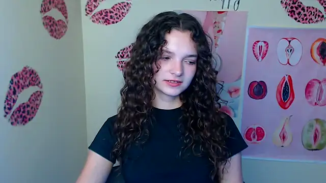 Snapshot of _SusieSu_ chatting on September 23, 2025, 6:27 am  SusieSu  online show from September 23, 2025, 6:27 am