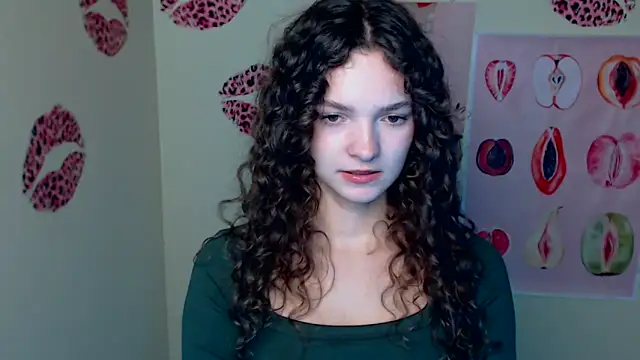 Snapshot of _SusieSu_ chatting on October 4, 2025, 7:01 pm  SusieSu  online show from October 4, 2025, 7:01 pm