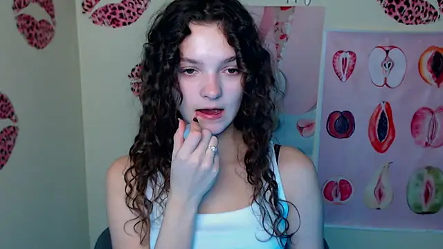 Snapshot of _SusieSu_ chatting on October 18, 2025, 6:37 am  SusieSu  online show from October 18, 2025, 6:37 am