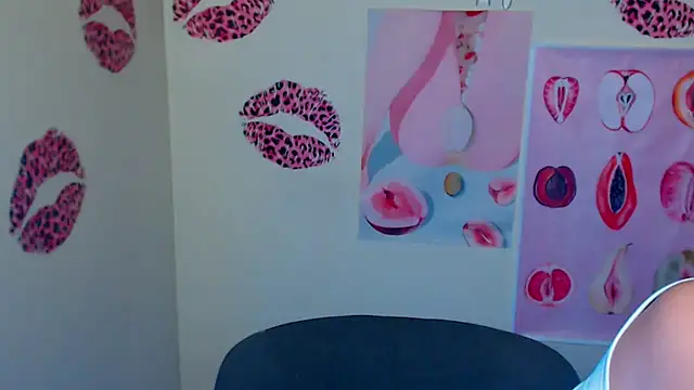 Snapshot of _SusieSu_ chatting on October 23, 2025, 6:34 am  SusieSu  online show from October 23, 2025, 6:34 am