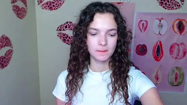 Snapshot of _SusieSu_ chatting on October 25, 2025, 12:56 pm  SusieSu  online show from October 25, 2025, 12:56 pm