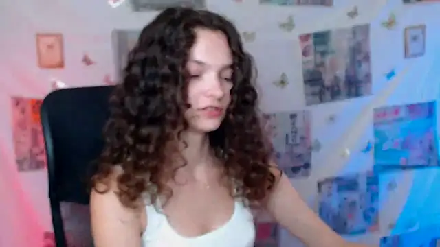  SusieSu  online show from June 18, 2026, 12:09 pm