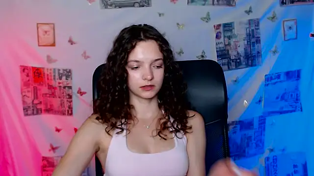  SusieSu  online show from June 25, 2026, 6:12 pm