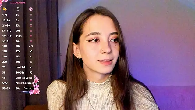 EvaBradley online show from October 9, 2025, 5:44 pm