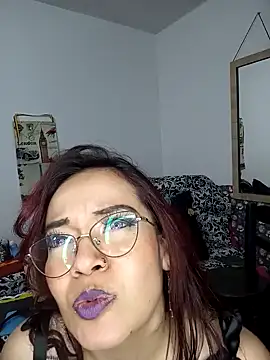Snapshot of keila_j chatting on December 29, 2024, 2:10 pm keila j online show from December 29, 2024, 2:10 pm