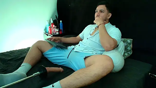 Snapshot of jeisonstark chatting on March 12, 2026, 12:33 pm jeisonstark online show from March 12, 2026, 12:33 pm