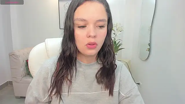 Bella-hadiid online show from January 7, 2025, 11:16 am
