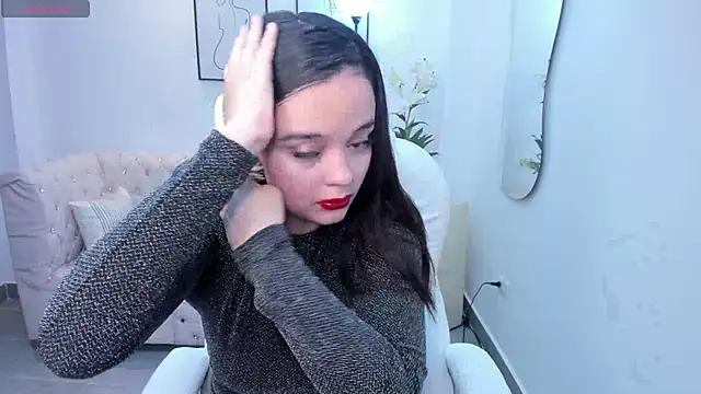 Bella-hadiid online show from January 12, 2025, 11:39 am