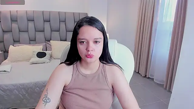 Bella-hadiid online show from January 31, 2025, 11:56 am