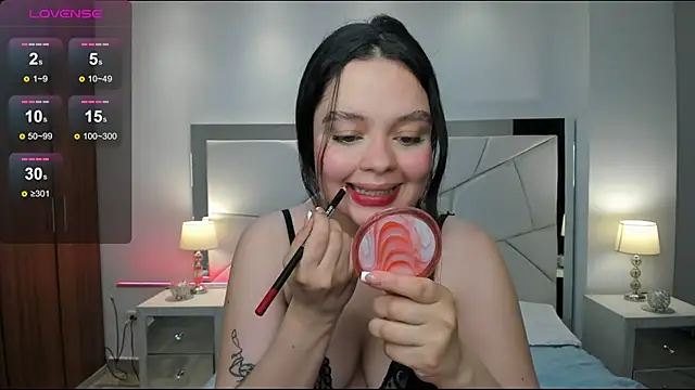 Bella-hadiid online show from February 8, 2025, 11:33 am
