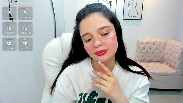Bella-hadiid online show from February 11, 2025, 2:35 pm