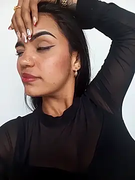 Snapshot of Sara-77 chatting on December 27, 2024, 9:32 pm Sara-77 online show from December 27, 2024, 9:32 pm