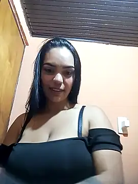 Snapshot of Sara-77 chatting on January 5, 2025, 6:13 pm Sara-77 online show from January 5, 2025, 6:13 pm