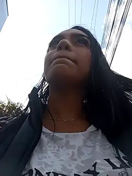 Snapshot of Sara-77 chatting on January 8, 2025, 7:24 pm Sara-77 online show from January 8, 2025, 7:24 pm