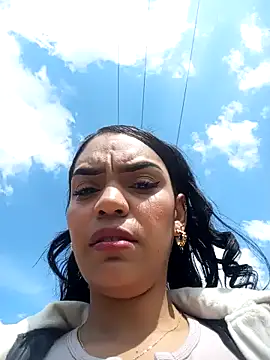 Snapshot of Sara-77 chatting on January 21, 2025, 3:32 pm Sara-77 online show from January 21, 2025, 3:32 pm