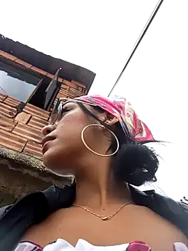 Snapshot of Sara-77 chatting on January 31, 2025, 2:28 pm Sara-77 online show from January 31, 2025, 2:28 pm