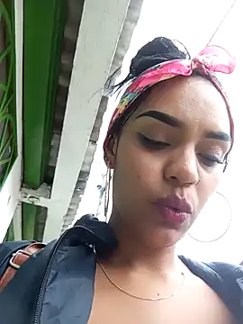 Snapshot of Sara-77 chatting on January 31, 2025, 9:48 pm Sara-77 online show from January 31, 2025, 9:48 pm