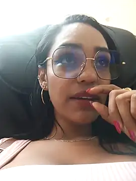 Snapshot of Sara-77 chatting on February 3, 2025, 8:35 pm Sara-77 online show from February 3, 2025, 8:35 pm