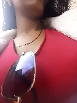 Snapshot of Sara-77 chatting on March 13, 2025, 9:37 pm Sara-77 online show from March 13, 2025, 9:37 pm